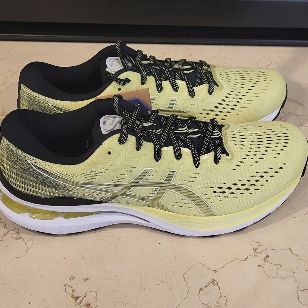 Asics Gel Kayano 28, NWT, never worn.  Comes with box!